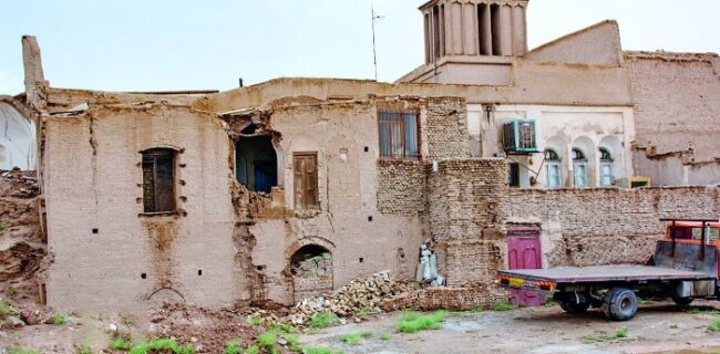  معماری ایران پس از انقلاب نابود شده است