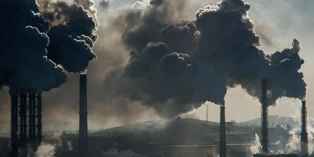 مازوت‌سوزی در «۷۰ درصد کارخانه‌های سیمان ایران» به دلیل کمبود گاز