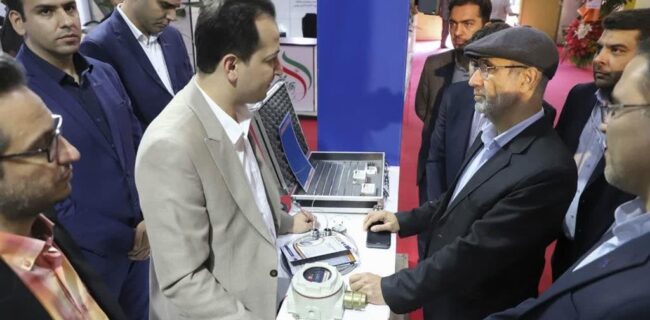 ازدید مدیرعامل شرکت ملی مناطق نفتخیز جنوب از غرفه ارائه دهنده خدمات تعمیرات و نگهداری تجهیزات دوار