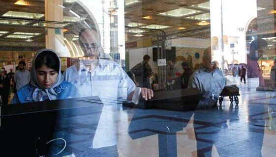 علی رمضانی خبر داد: عدم رضایت مردم از قیمت کتاب در نمایشگاه